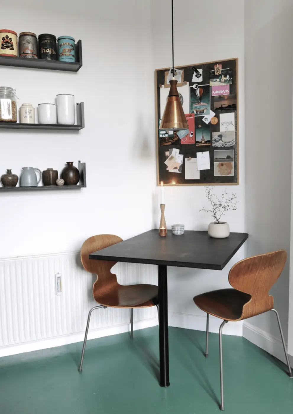 Spisepladsen i det lille køkken